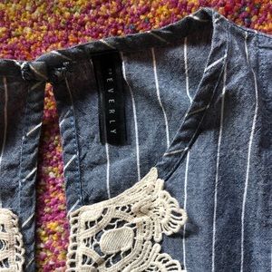 Summer chambray dress with knitted scallop detail